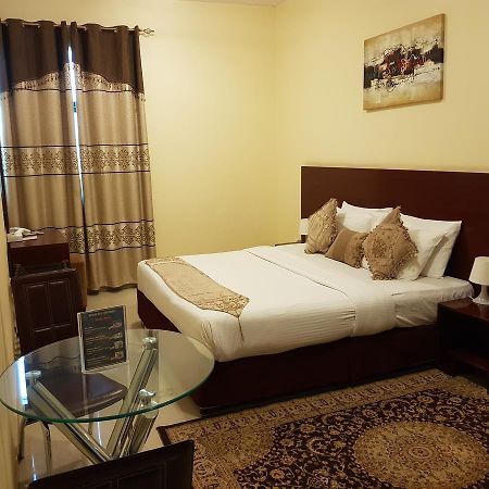 Raynor Hotel Apartments Эль-Фуджайра Экстерьер фото