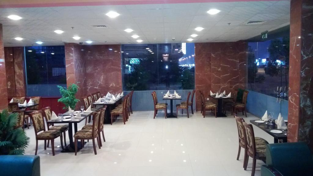 Raynor Hotel Apartments Эль-Фуджайра Экстерьер фото