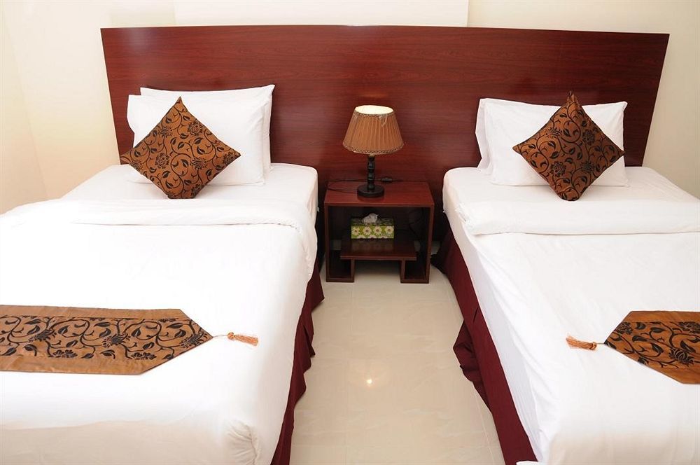 Raynor Hotel Apartments Эль-Фуджайра Экстерьер фото